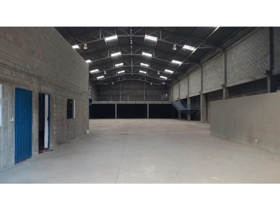 SE ARRIENDA BODEGA VIA 40 PARQUE INDUSTRIAL — foto 3