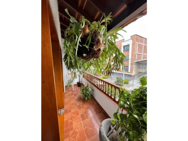 CASA SEGUNDO PISO EN VENTA SIMON BOLIVAR MEDELLIN