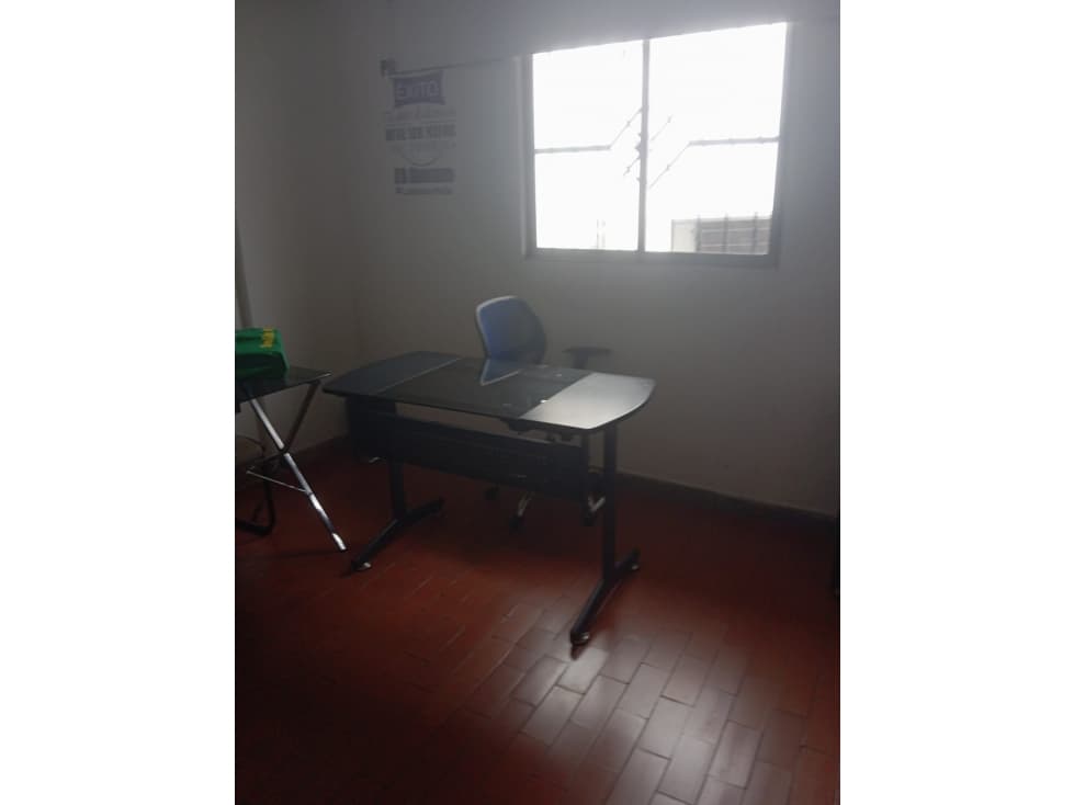 SE VENDE CASA EN BARRIO CRESPO — foto 1