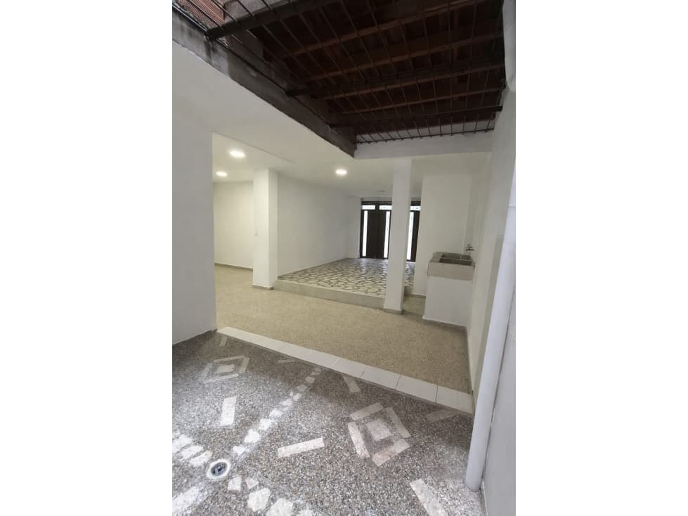 SE VENDE HERMOSA CASA EN ENVIGADO — foto 4