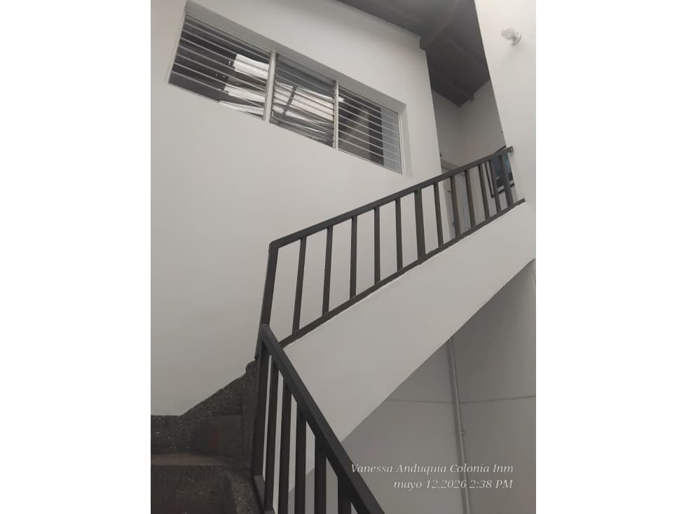 SE ARRIENDA CASA CON MUY BUENOS ESPACIOS CALASANZ — foto 1