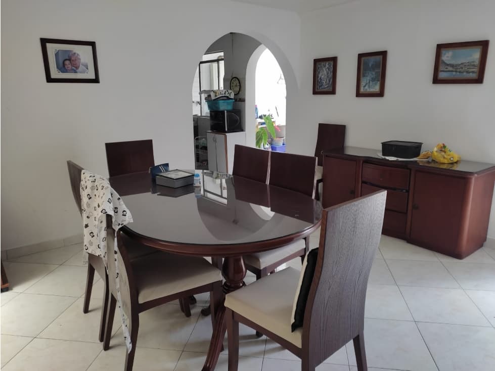 VENDO AMPLIA CASA EN CALASANZ — foto 2