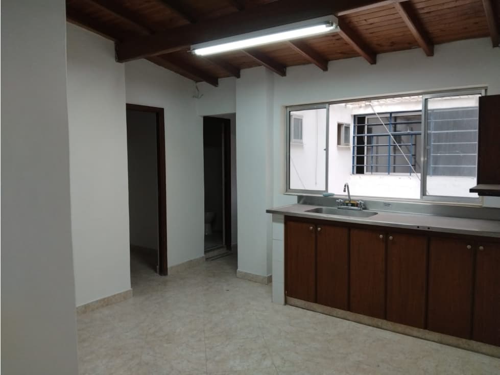 ARRIENDO CASA COMERCIAL EN LA FLORESTA — foto 1