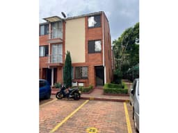 VENTA DE CASA EN CONJUNTO SUR CENTRAL