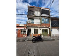Casa multirenta EN VENTA Barrio La orquidea