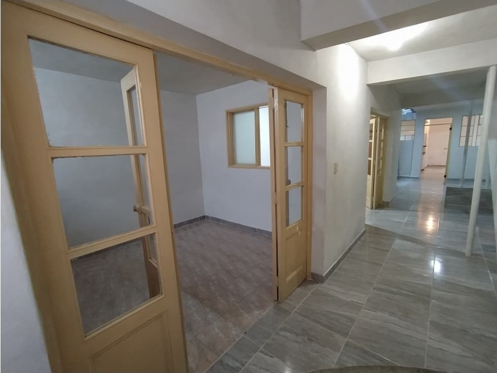 CASA EN VENTA SECTOR PRADO EN EL CENTRO DE MEDELLÍN — foto 4