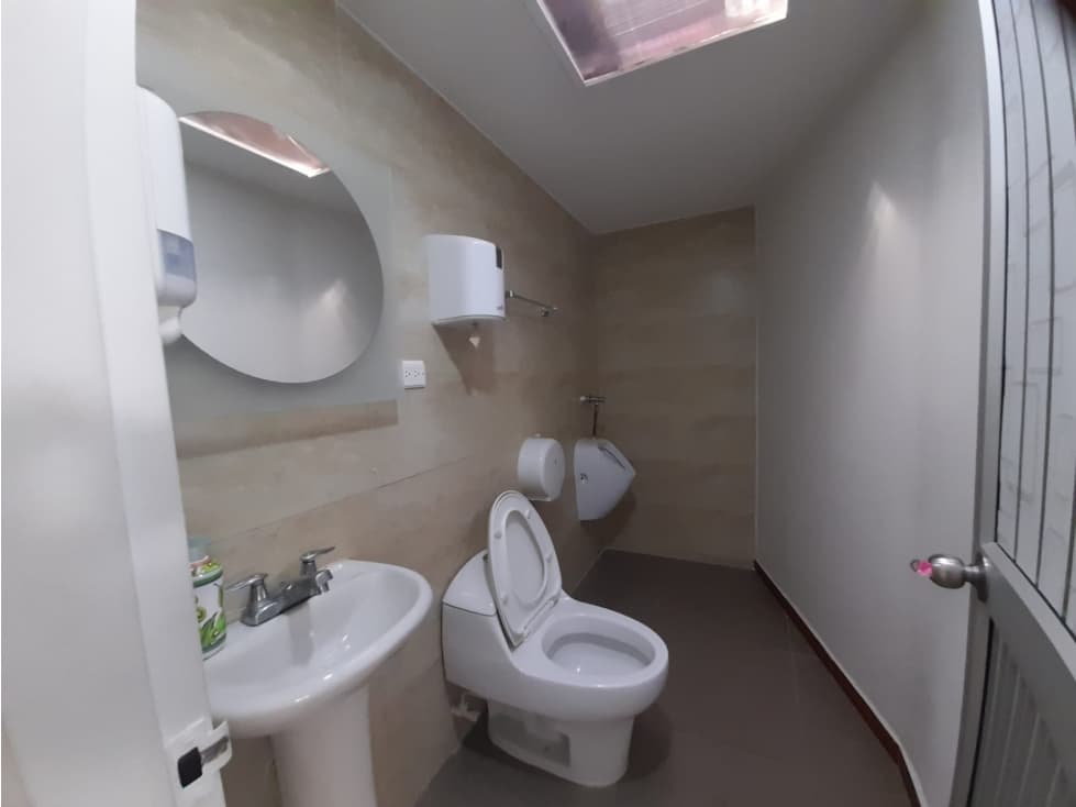 VENDO CASA USO COMERCIAL, SECTOR NORTE. — foto 4