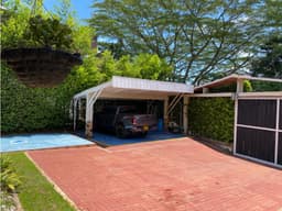 VENTA DE HERMOSO CHALET POR MURILLO