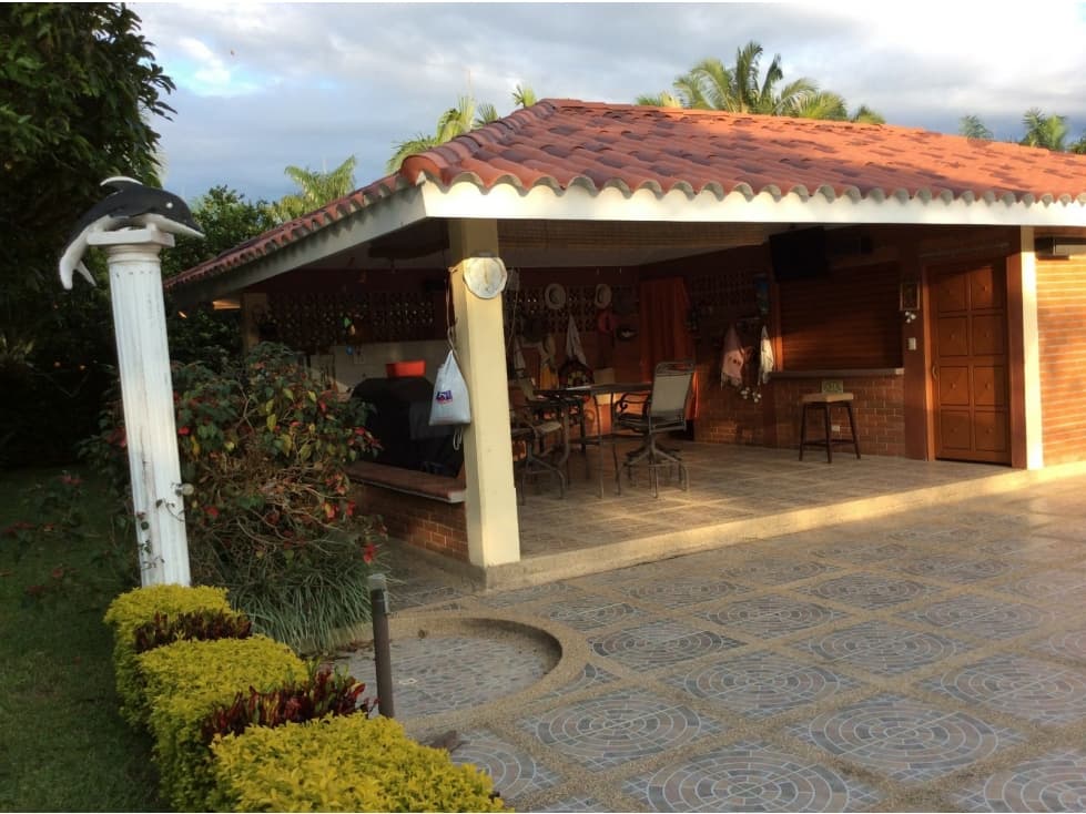 VENTA DE HERMOSA CASA CAMPESTRE ZONA EL CAIMO — foto 3