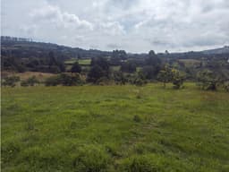 Venta de lote en las palmas, sector acuarela
