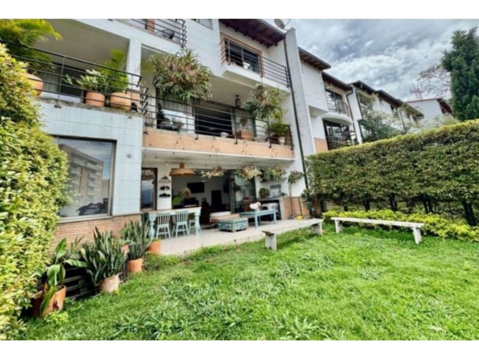 Venta de casa en Envigado Loma Del Chocho — foto 1