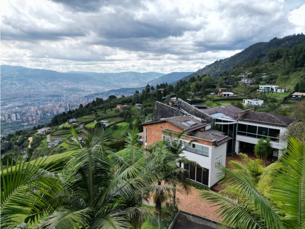 Venta de casa en las Palmas Medellín — foto 4