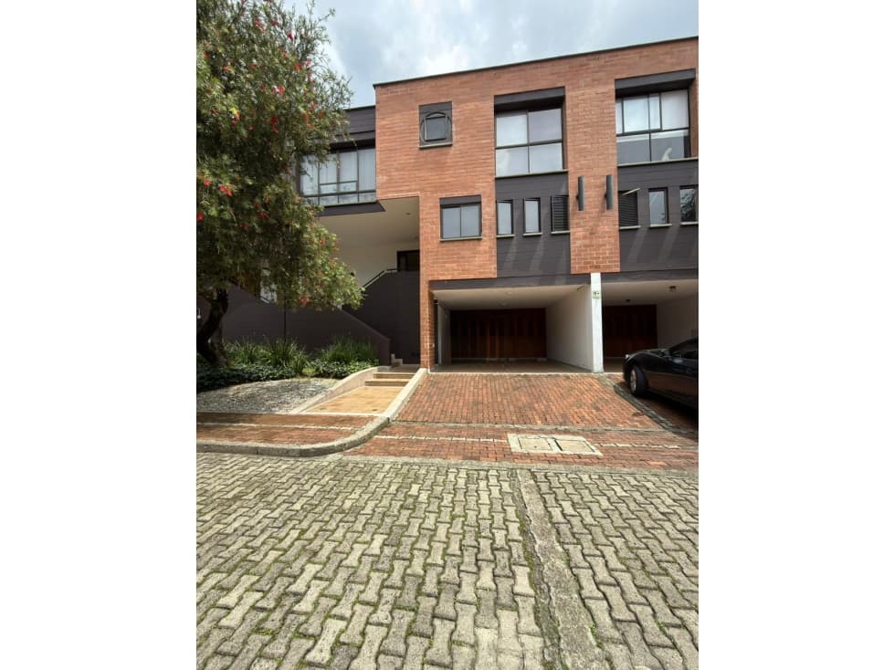 Venta de casa en el Poblado los Balsos — foto 1