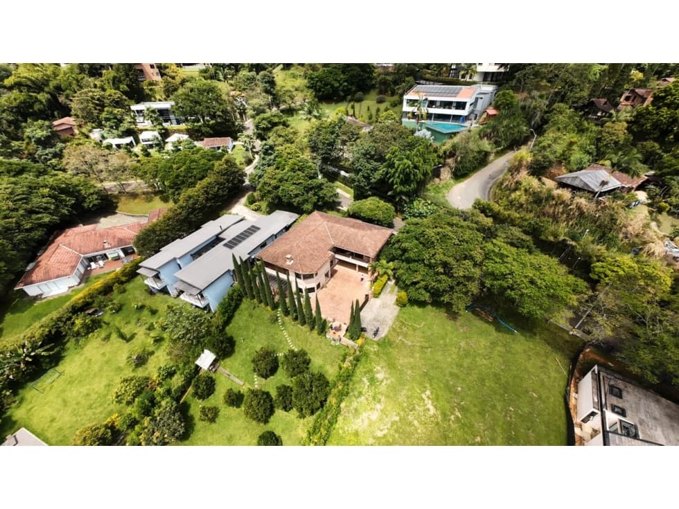 VENDO CASA CAMPESTRE EN ENVIGADO PARTE BAJA — foto 2
