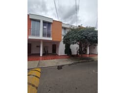 CASA AMOBLADA A LA VENTA EN CONJUNTO CERRADO ANILLO VIAL ORIENTAL
