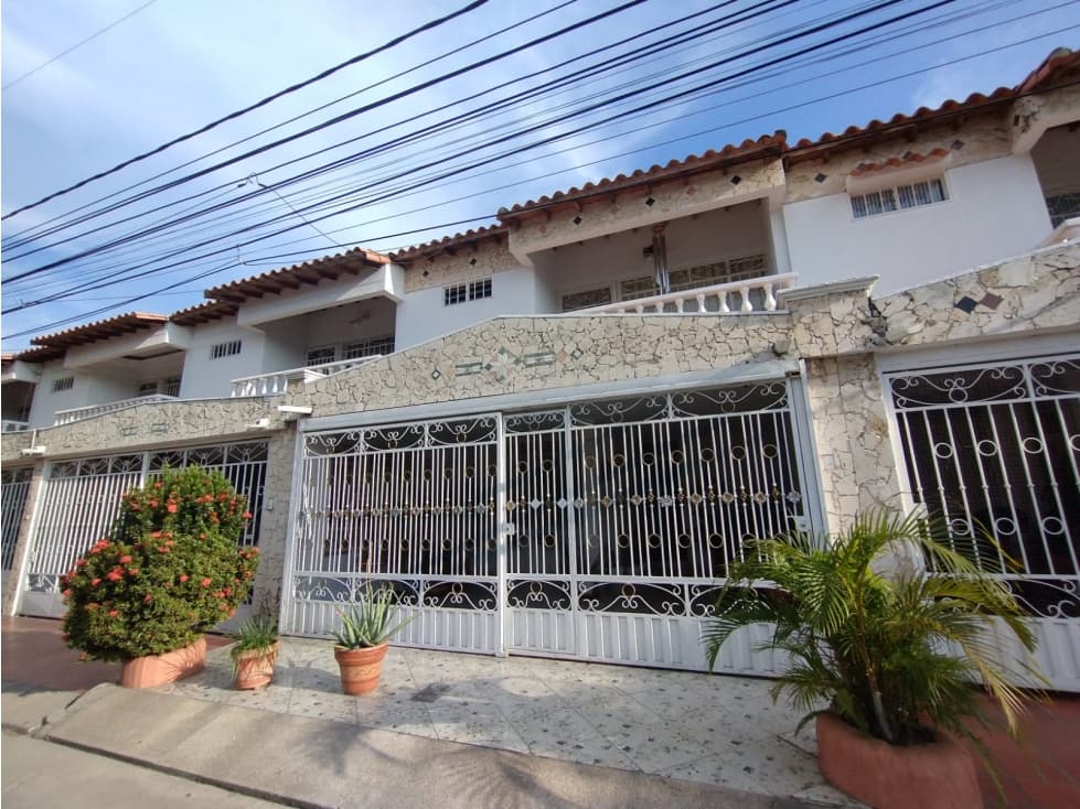 CASA DOS PISOS EN VENTA CEIBA 2 — foto 1