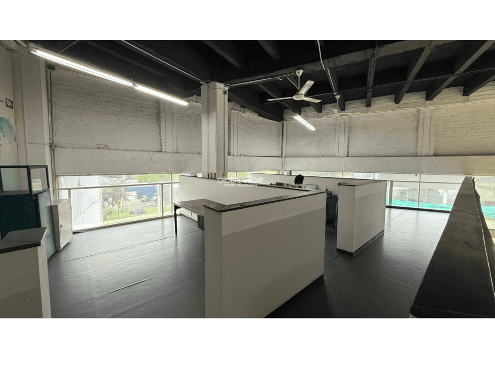 VENTA DE BODEGA COMERCIAL — foto 4