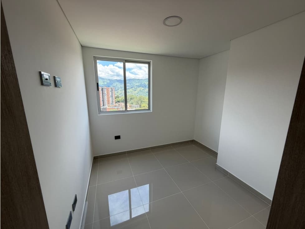Hermoso apartamento en sector Toledo, La Estrella COD5039 — foto 4