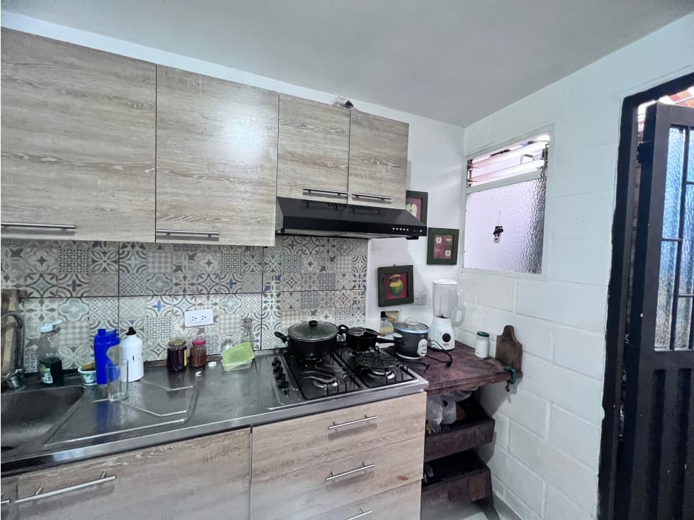 VENTA DE CASA EN UNIDAD ABIERTA EN LA CEJA — foto 4