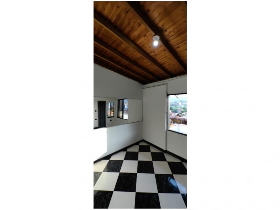 Casa en venta, San Javier, Medellín. — foto 1