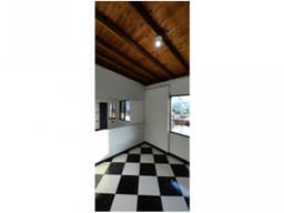 Casa en venta, San Javier, Medellín.