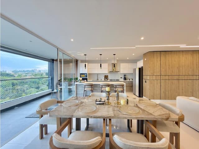 Lindo Apto en Altos de Ciudad Jardín. 215 m2, 3 garajes Independ