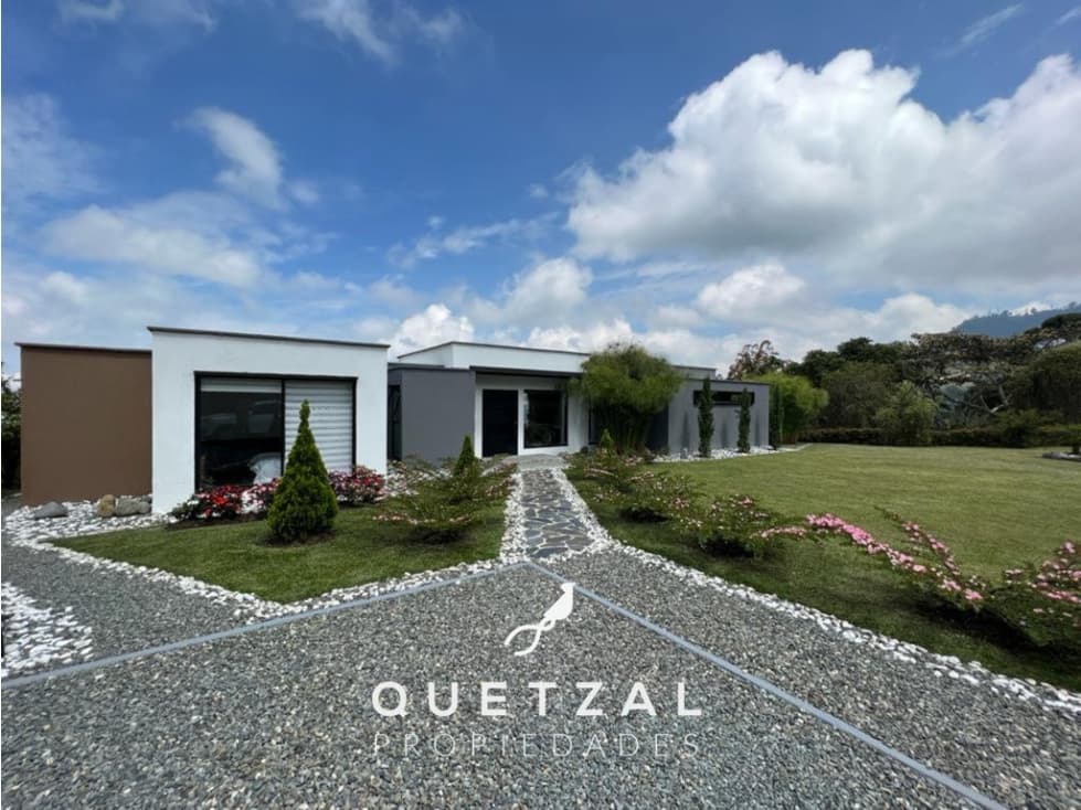 IMPRESIONANTE CASA CAMPESTRE - QT0052 — foto 1