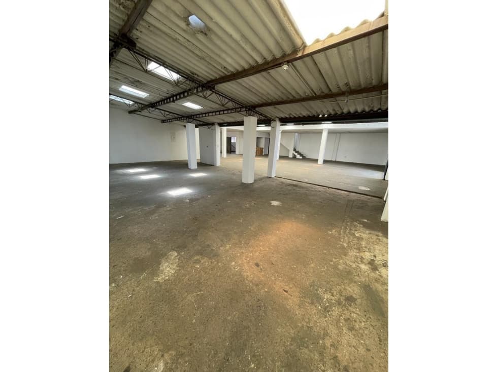 BODEGA EN VENTA, SEVILLANA — foto 3