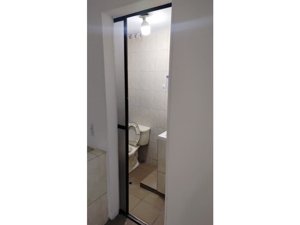 LOCAL EN VENTA, SOBRE VIA PRINCIPAL, CORFERIAS — foto 4