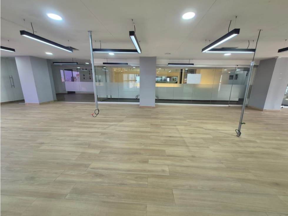 OFICINA EN ARRIENDO - EL POBLADO — foto 6
