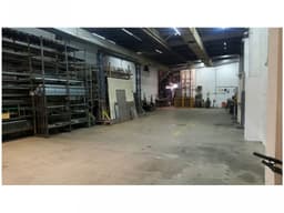 BODEGA EN VENTA - BARRIO RICAURTE. CARGA ELÉCTRICA 150 KVA