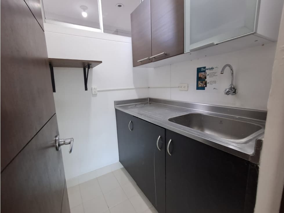 Oficina en arriendo en milla de oro poblado — foto 3