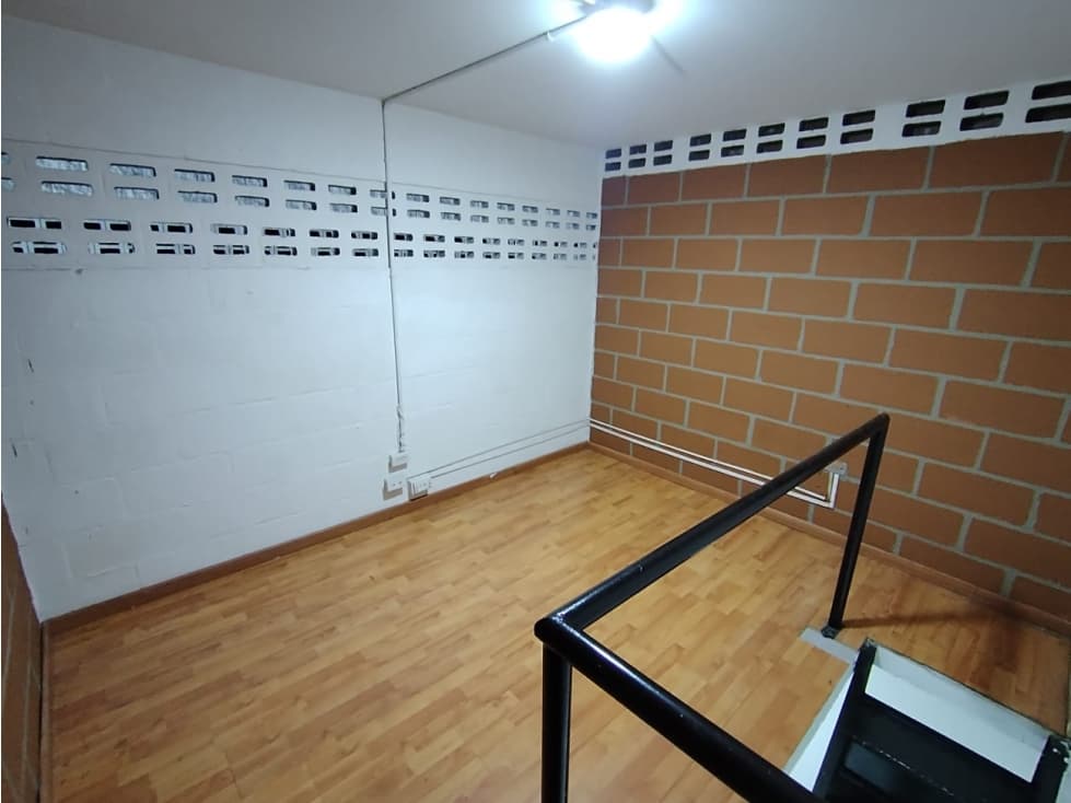 se vende o se arrienda local en itagui centro de la moda — foto 3