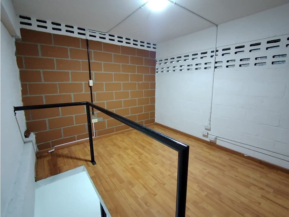 se vende o se arrienda local en itagui centro de la moda — foto 4
