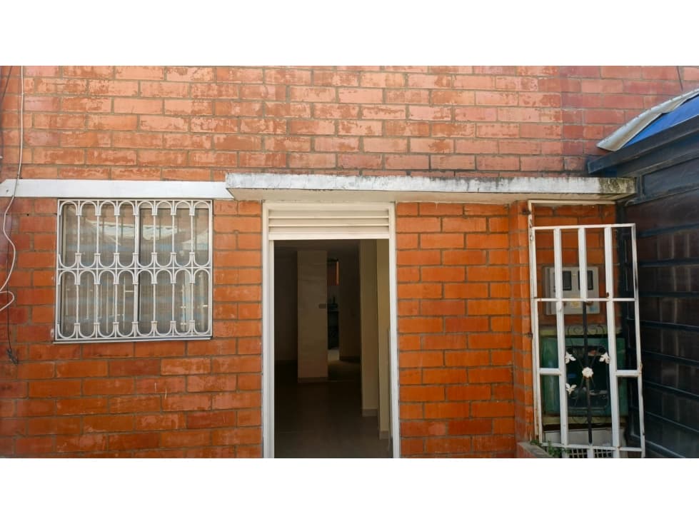 GIA 384 VENTA CASA, MADRID, PARQUES DE SANTAMARIA — foto 1
