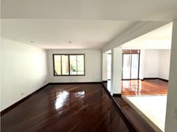 ARRIENDO CASA DE DOS NIVELES EN POBLADO - PALMAS