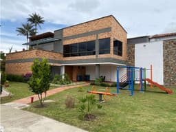 SE VENDE CASA DOS NIVELES - UNIDAD CERRADA LA CEJA ANTIOQUIA
