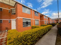 SE VENDE CASA CONJ LA FINCA MZN 2 MADRID - CÓDIGO 1560