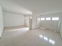 VENDO CASA CRISTOBAL COLON 3 PISOS ML9916642