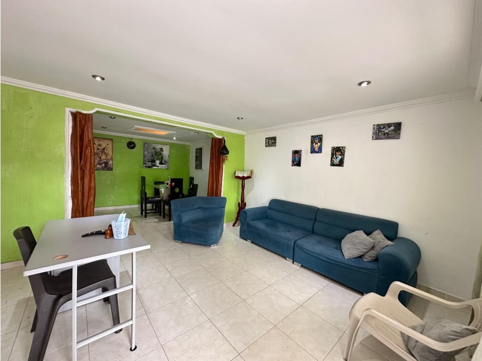 SE VENDE CASA CON DOS APARTAMENTOS VIA CALARCA — foto 1