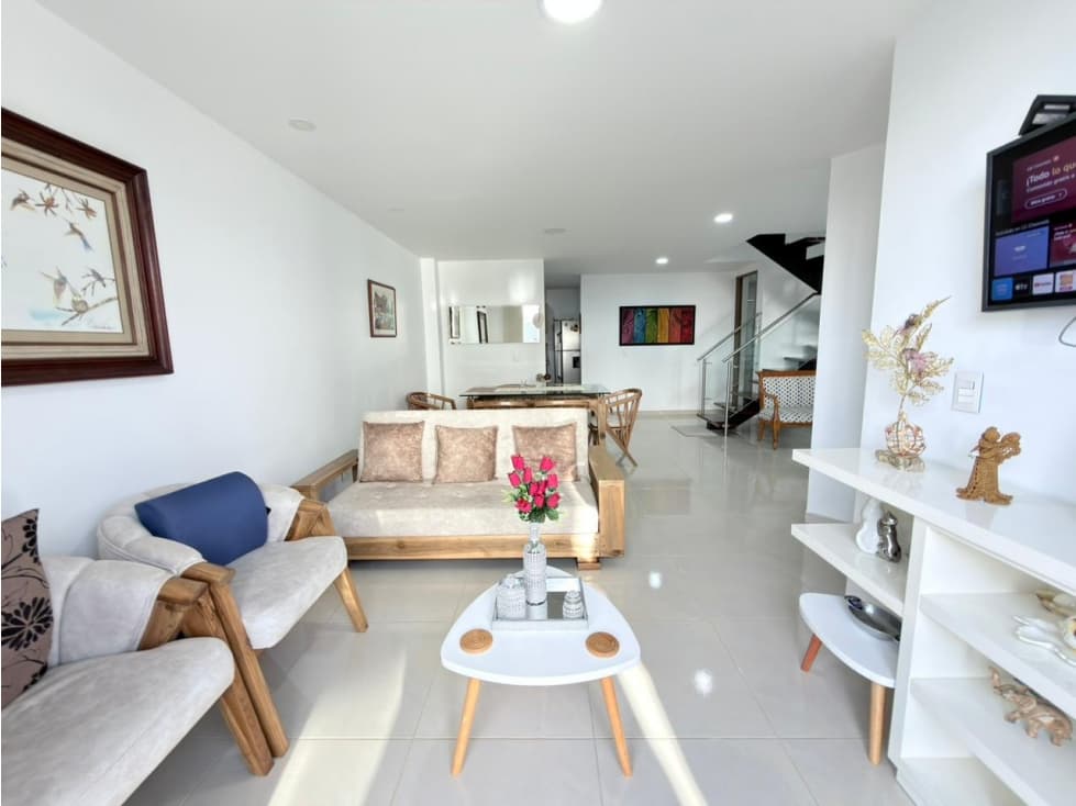 SE VENDE CASA POR LA AVENIDA CENTENARIO — foto 3