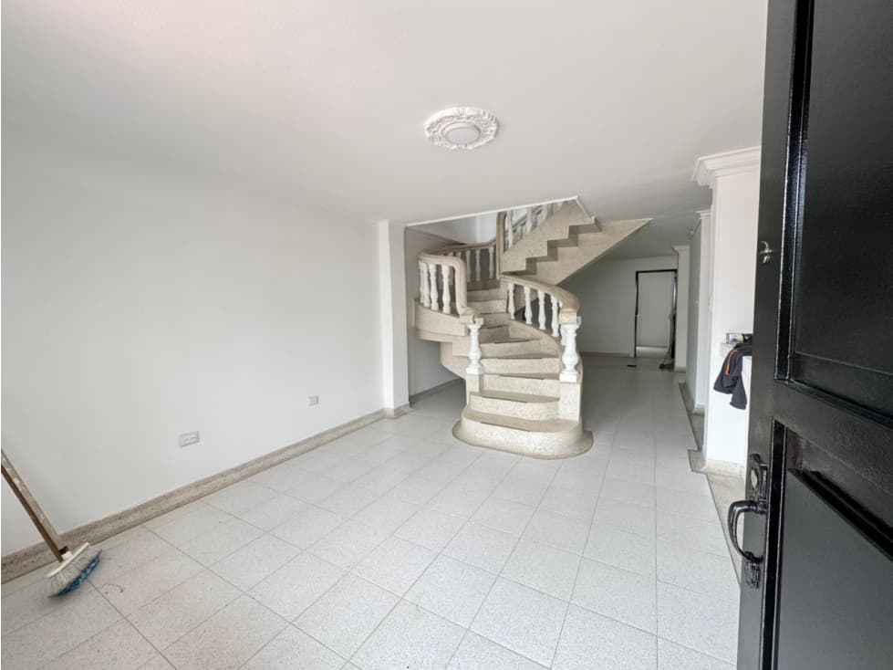 SE ARRIENDA CASA BARRIO GALÁN — foto 3