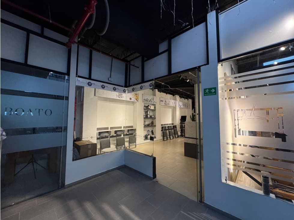 SE VENDE LOCAL EN LA AVENIDA CENTENARIO — foto 2
