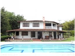 SE VENDE FINCA EN EL LAGO CALIMA