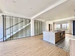CASA (POTENCIAL HOTEL) CON LOCAL COMERCIAL EN VENTA/RENTA