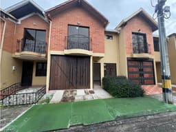 Venta de casa en Rionegro, 172 mts San antonio de pereira