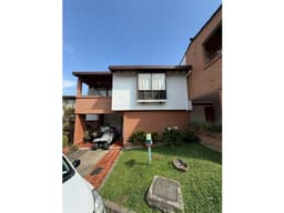 VENTA CASA DE 2 NIVELES ENVIGADO 240M2 LOMA DE ESCOBERO