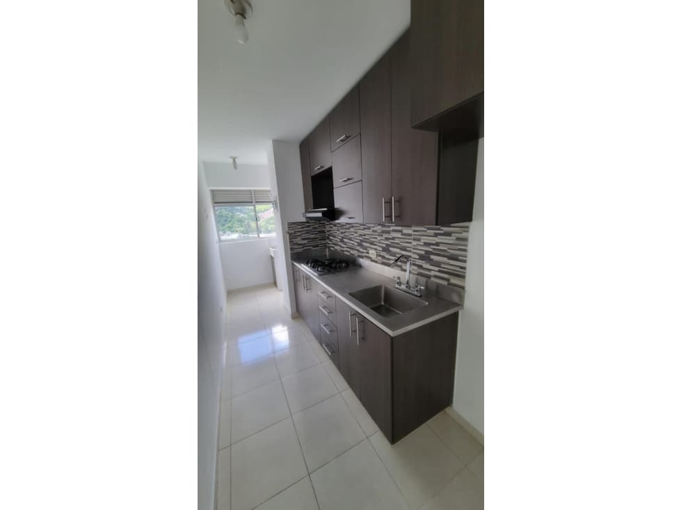 APARTAMENTO CON ACCESO DIRECTO A CENTRO COMERCIAL PLAZA ARRAYANES — foto 2