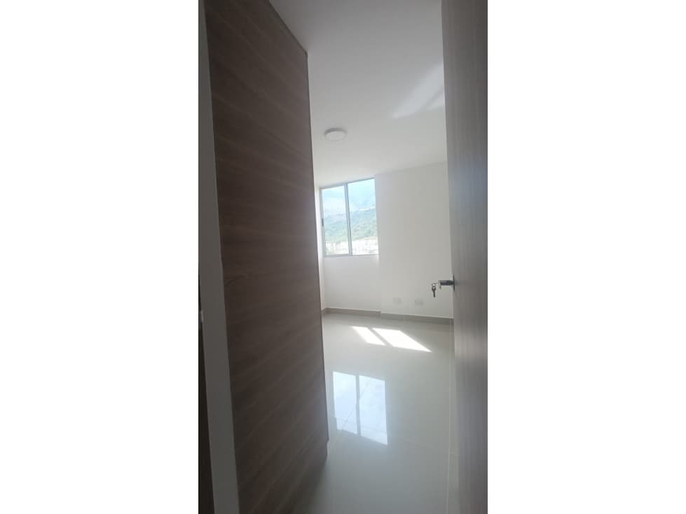 ARRIENDO APARTAMENTO EN EL SECTOR DE NAVARRA — foto 3