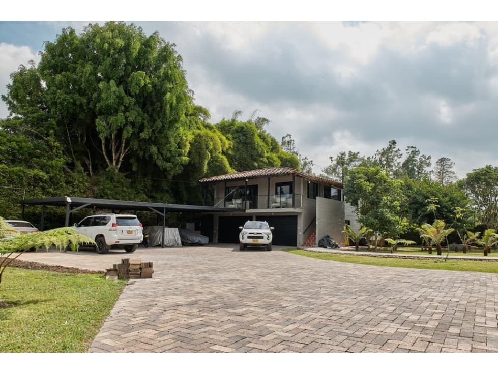 Casa con caballerizas, sector cabeceras-Rionegro — foto 2